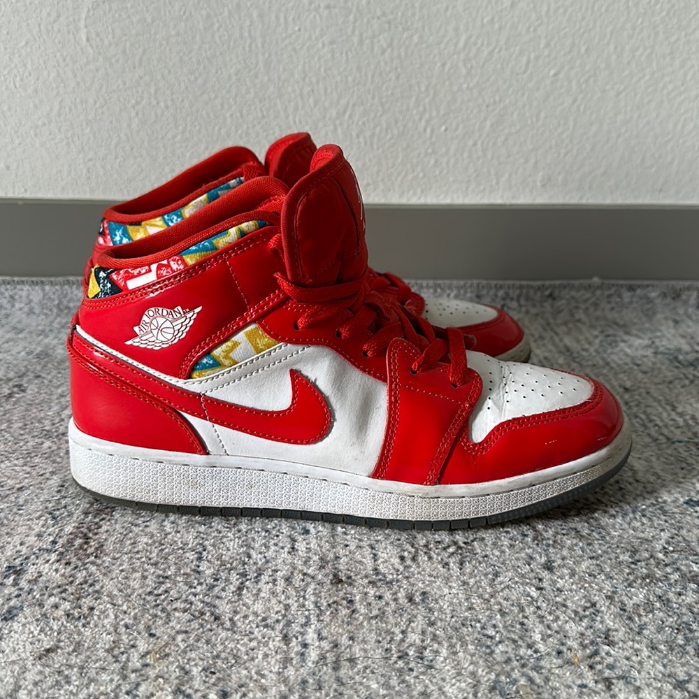 Jordan 1 Mid SE Barcelona Sweater